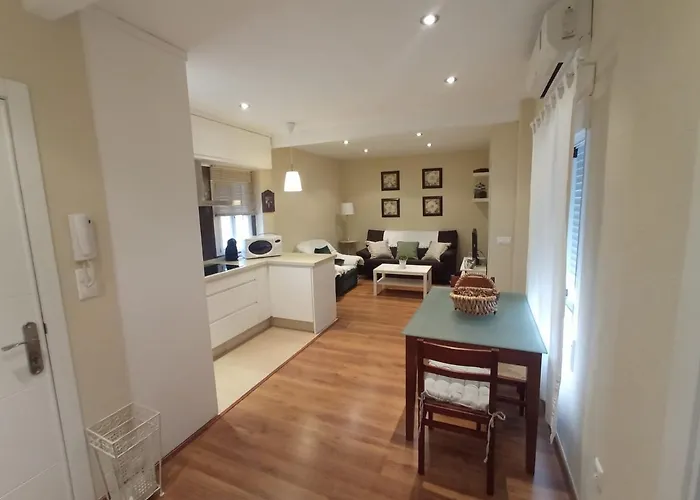 Luque's By Guimar Córdoba